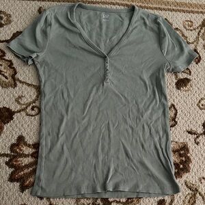 GAP Women's Sage Green V-Neck Tee